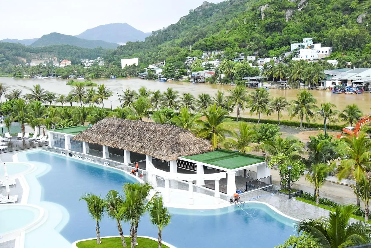 Cham Oasis Nha Trang Resort Condotel