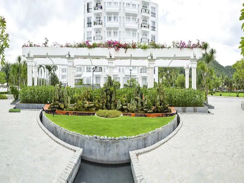 Cham Oasis Nha Trang Resort Condotel 5*,
