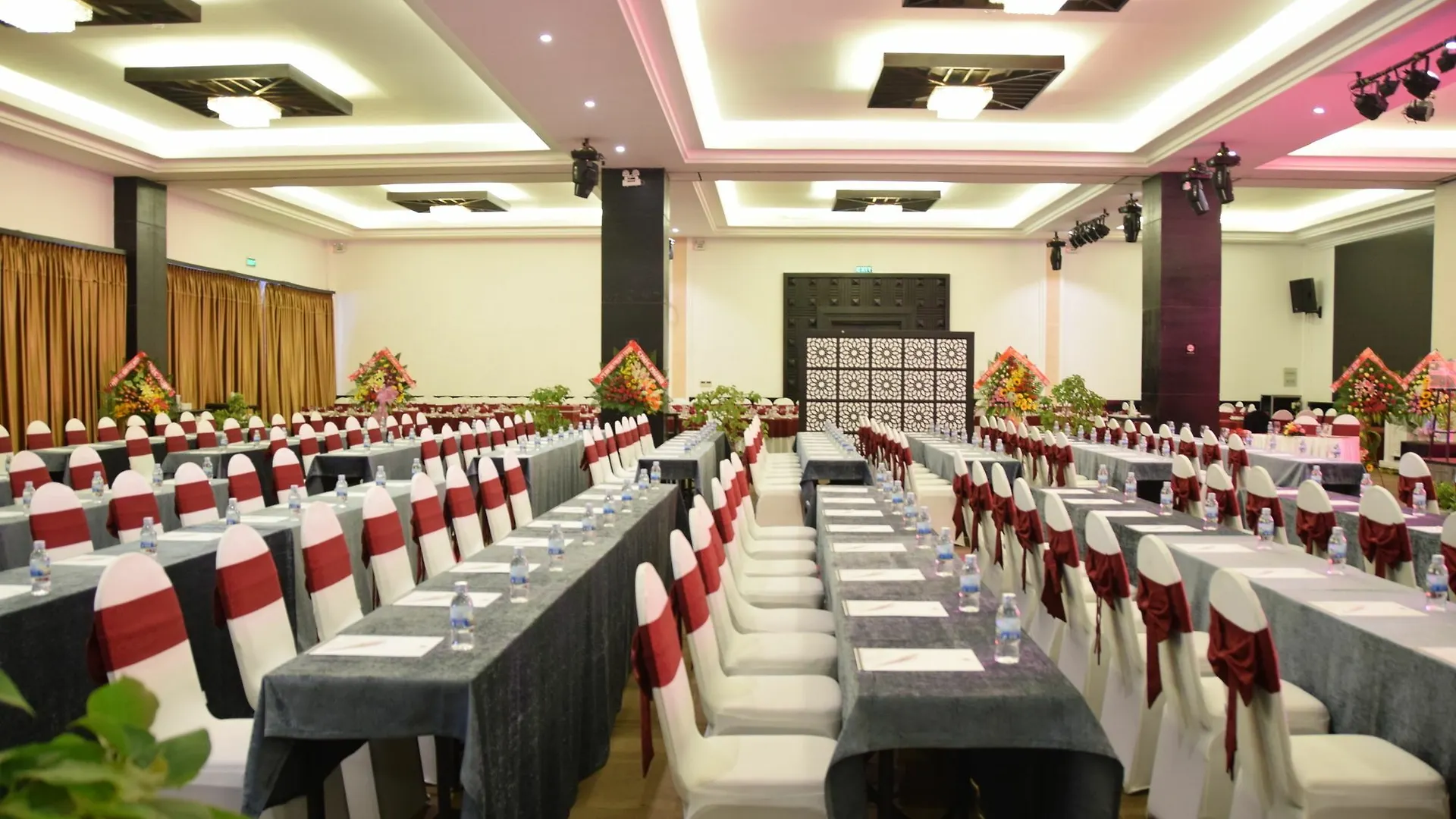 Cham Oasis Nha Trang Resort Condotel 5*,